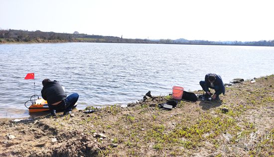 2022年3月8日，市生態(tài)環(huán)境局組織開(kāi)展趙家潭水質(zhì)現(xiàn)狀調(diào)查研究。_副本.jpg