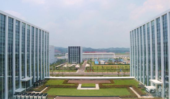 鄂州花湖機場貨運站。記者 胡小軍 攝.jpeg