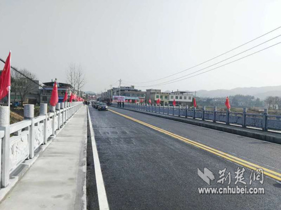 1重建后的程風(fēng)大橋_副本.jpg 1重建后的程風(fēng)大橋_副本.jpg